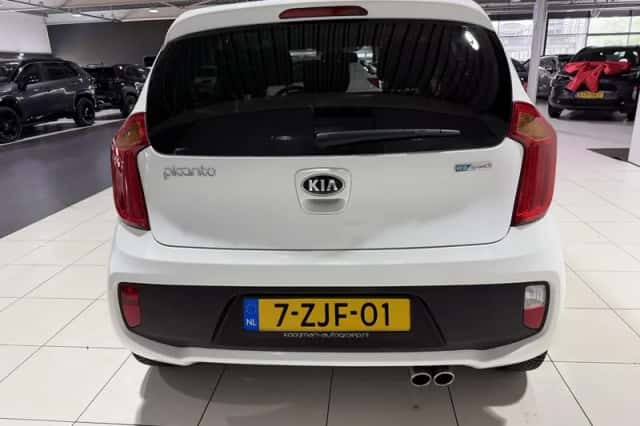 Kia Picanto (2015) thumbnail 6