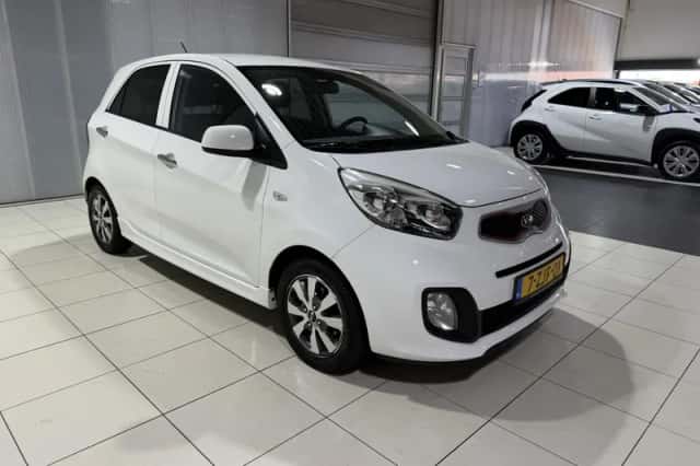 Kia Picanto (2015) thumbnail 8