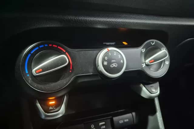 Kia Picanto (2019) thumbnail 13