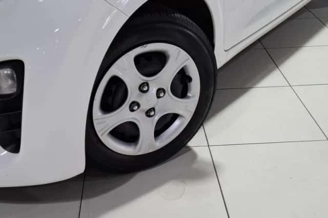 Kia Picanto (2022) thumbnail 2
