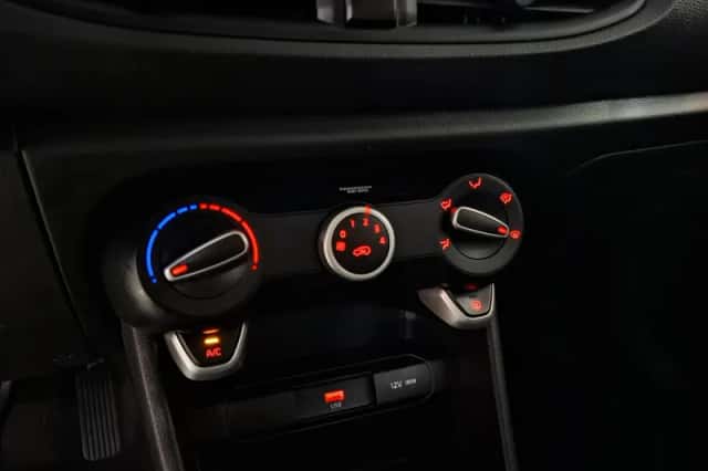 Kia Picanto (2022) thumbnail 17