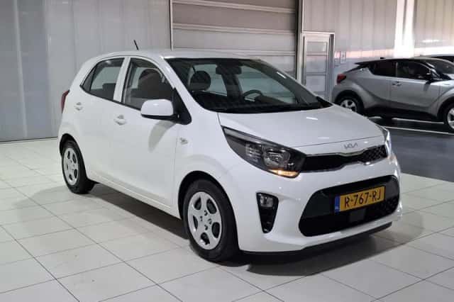 Kia Picanto (2022) thumbnail 3