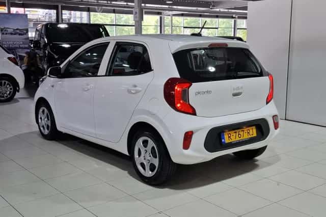 Kia Picanto (2022) thumbnail 7