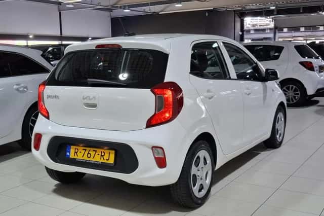 Kia Picanto (2022) thumbnail 9