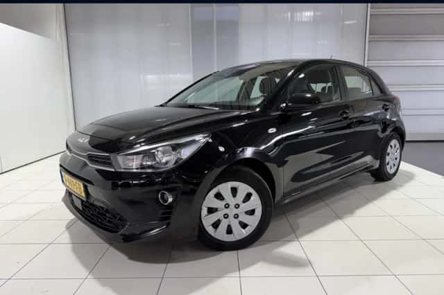 Kia Rio (2023) thumbnail 1