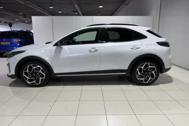 Kia XCeed (2023) thumbnail 3