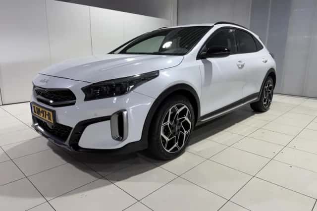 Kia XCeed (2023) thumbnail 4