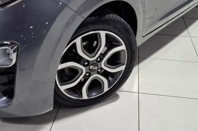 Kia Picanto (2021) thumbnail 2