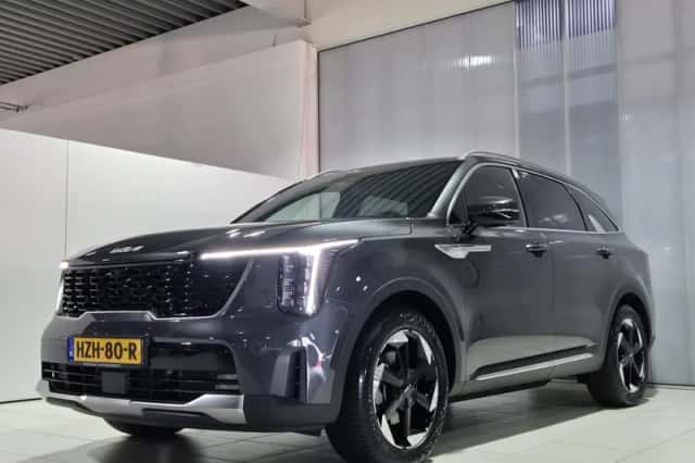 Kia Sorento (2025) thumbnail 4