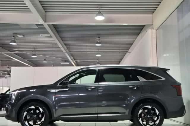 Kia Sorento (2025) thumbnail 5