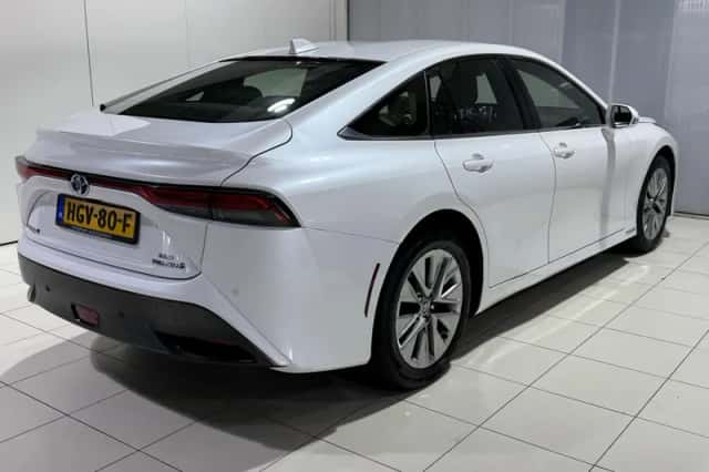 Toyota Mirai (2021) thumbnail 6
