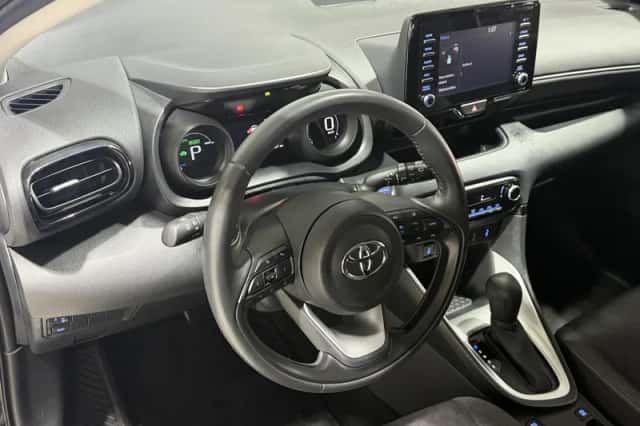 Toyota Yaris (2023) thumbnail 2