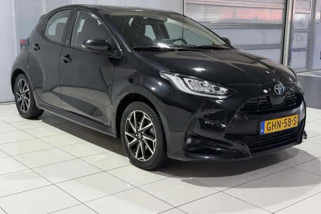 Toyota Yaris (2023) thumbnail 5