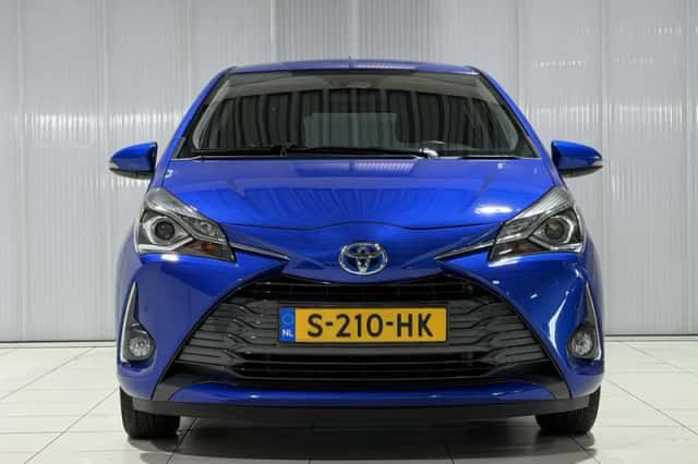 Toyota Yaris (2019) thumbnail 3