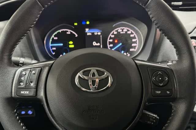 Toyota Yaris (2019) thumbnail 5