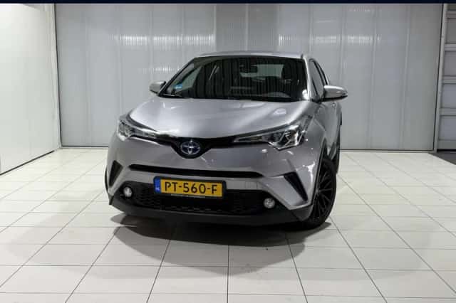 Toyota C-HR (2017) thumbnail 1