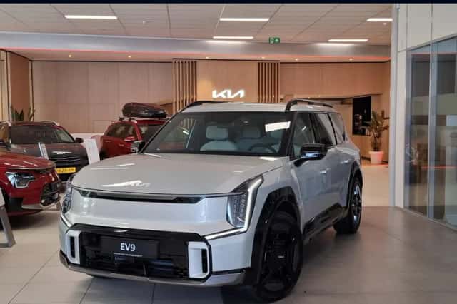 Kia EV9 (2026) thumbnail 1