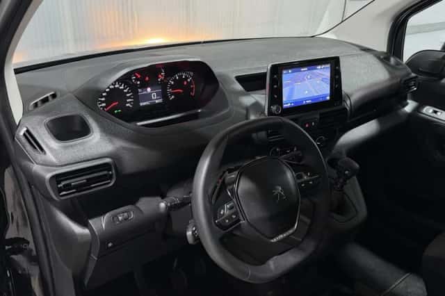 Peugeot Rifter (2023) thumbnail 2