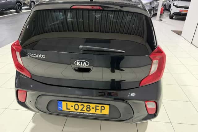 Kia Picanto (2021) thumbnail 6