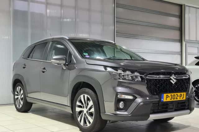 Suzuki S-Cross (2022) thumbnail 4