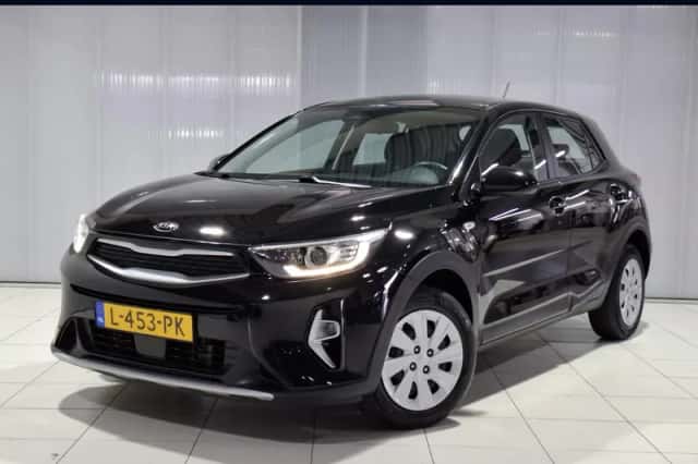Kia Stonic (2021) thumbnail 1