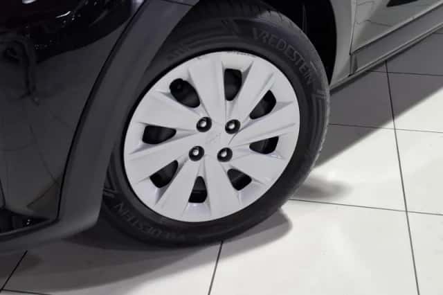 Kia Stonic (2021) thumbnail 2