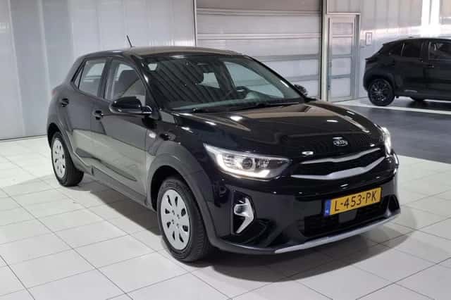 Kia Stonic (2021) thumbnail 5