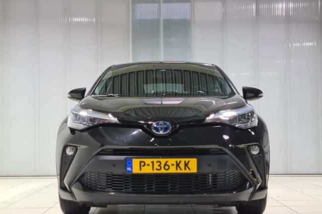 Toyota C-HR (2021) thumbnail 5