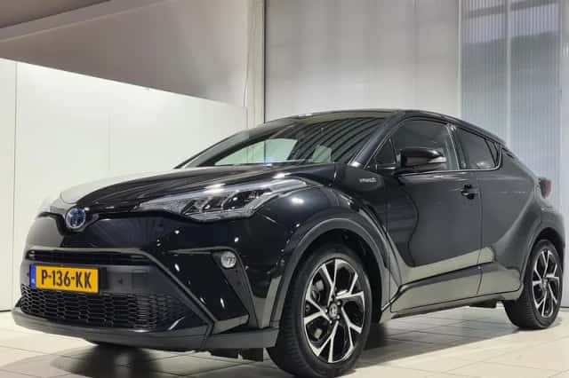Toyota C-HR (2021) thumbnail 6