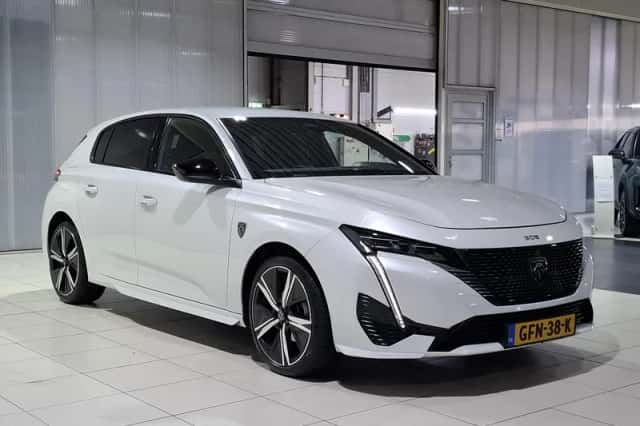 Peugeot 308 (2022) thumbnail 3