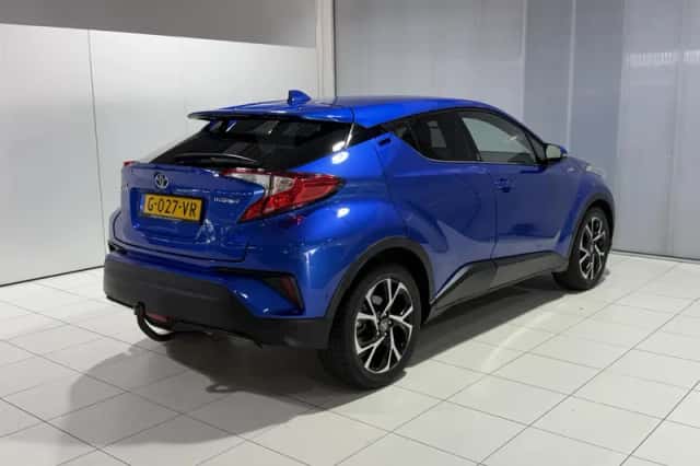 Toyota C-HR (2019) thumbnail 5