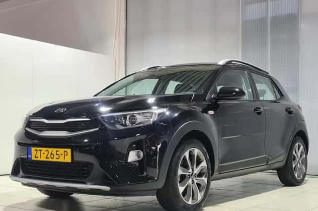 Kia Stonic (2019) thumbnail 3