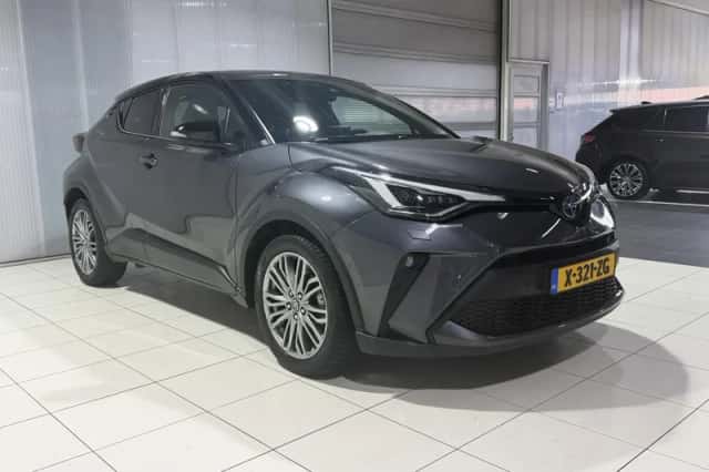 Toyota C-HR (2023) thumbnail 5