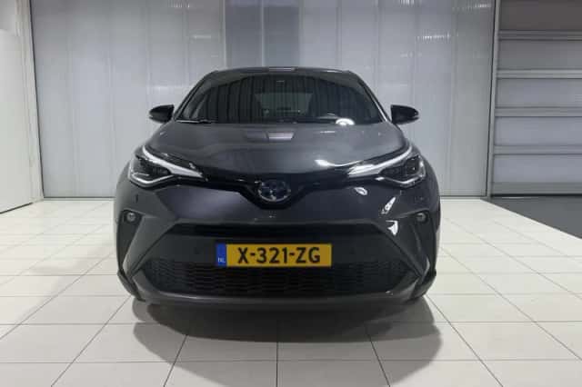 Toyota C-HR (2023) thumbnail 6