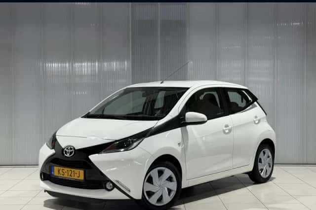 Toyota Aygo (2016) thumbnail 1