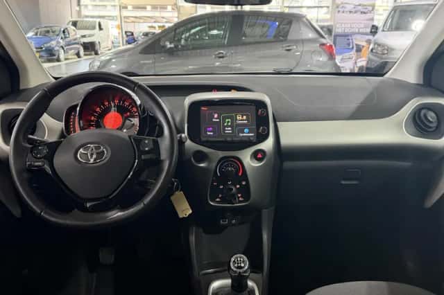 Toyota Aygo (2016) thumbnail 3