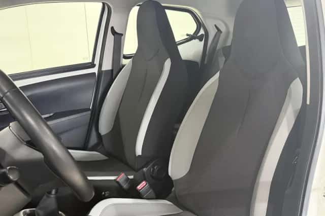 Toyota Aygo (2016) thumbnail 4