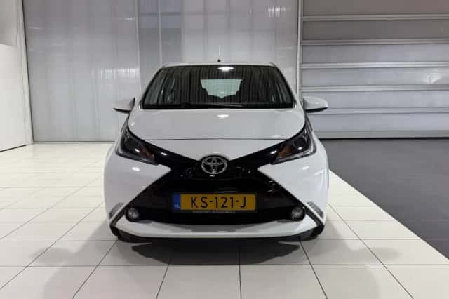 Toyota Aygo (2016) thumbnail 6