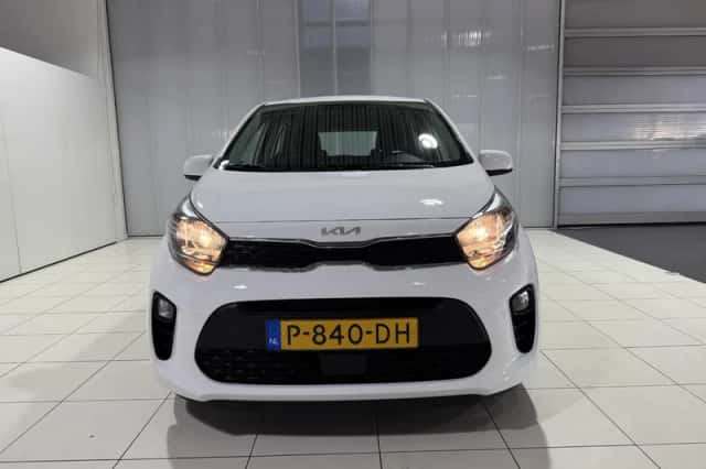 Kia Picanto (2022) thumbnail 2