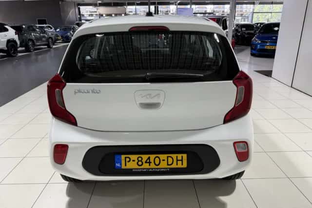 Kia Picanto (2022) thumbnail 6