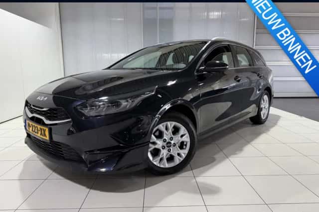 Kia Ceed Sportswagon (2022) thumbnail 1