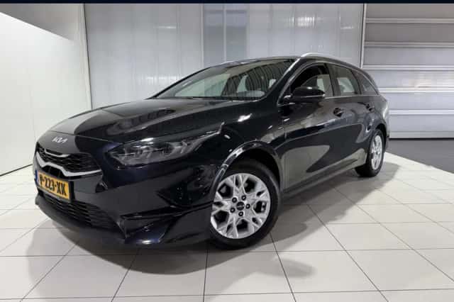Kia Ceed Sportswagon (2022) thumbnail 1