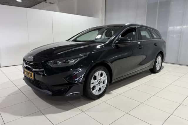 Kia Ceed Sportswagon (2022) thumbnail 3