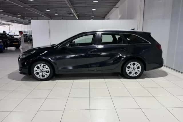 Kia Ceed Sportswagon (2022) thumbnail 4
