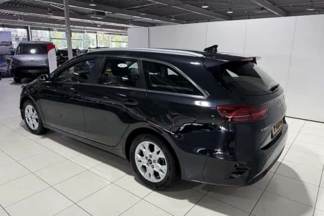 Kia Ceed Sportswagon (2022) thumbnail 5