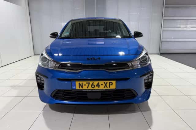 Kia Rio (2022) thumbnail 2