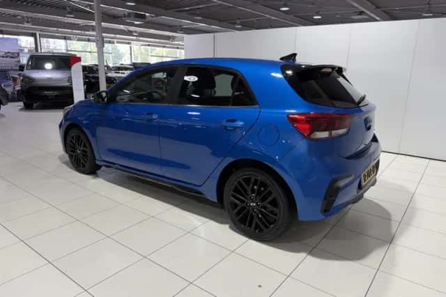 Kia Rio (2022) thumbnail 5