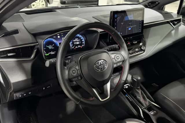 Toyota Corolla (2025) thumbnail 2