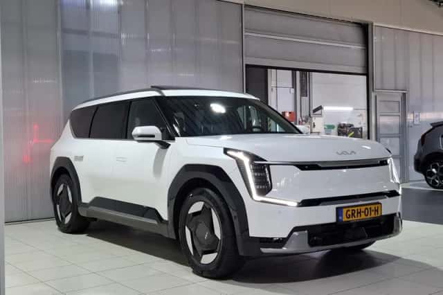 Kia EV9 (2024) thumbnail 3