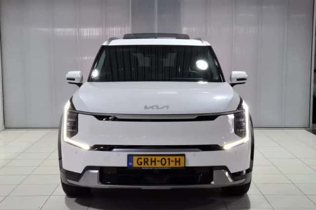 Kia EV9 (2024) thumbnail 4